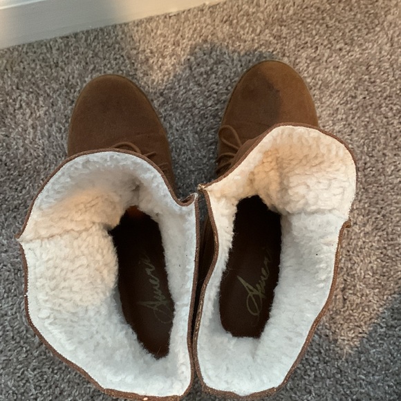 Chestnut brown boots with tie and furry inside, size 11 - Picture 3 of 5